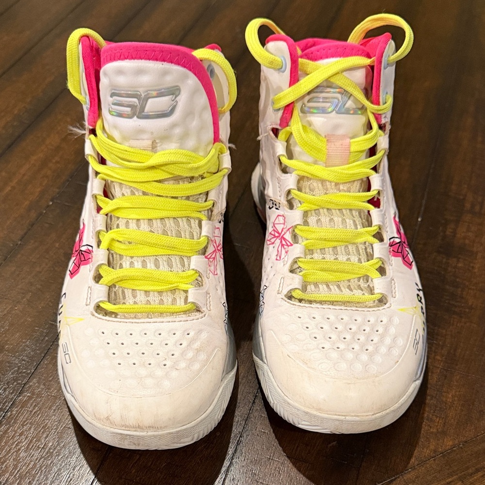 Under Armour Curry Girls Size 4 High-Top Basketball Shoes - Picture 2 of 11